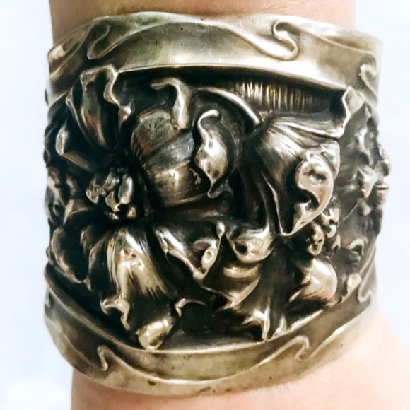 Art Nouveau Sterling Silver Floral Cuff Bracelet 925 Repoussé Victorian Wide - Picture 3 of 9